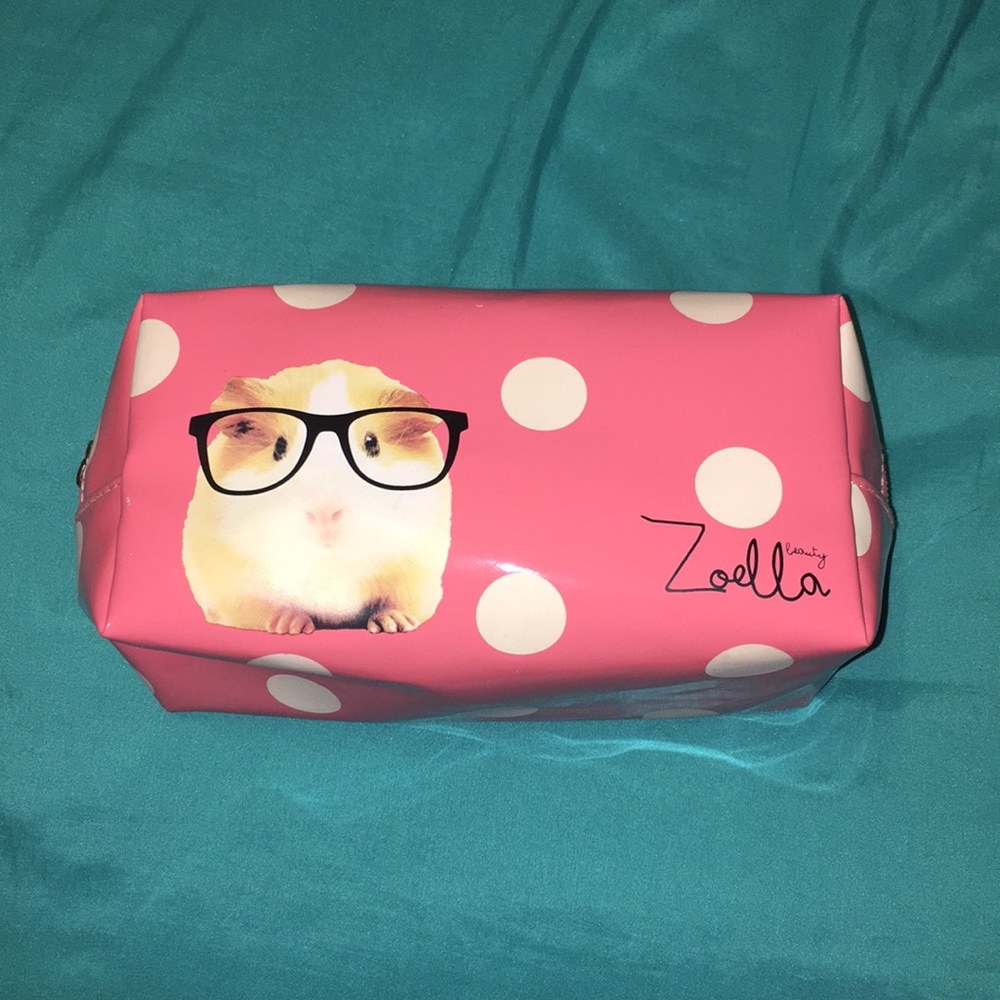 MAKEUP BAG